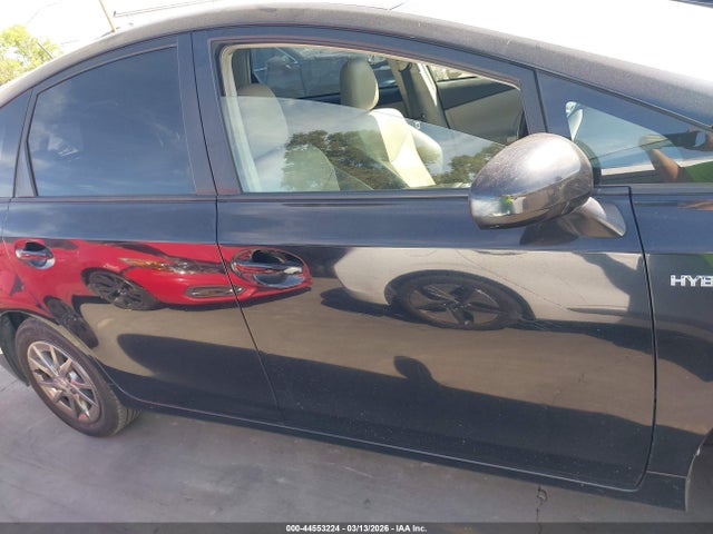 Toyota Prius V Four 2016 JTDZN3EU6GJ044241 Image 14