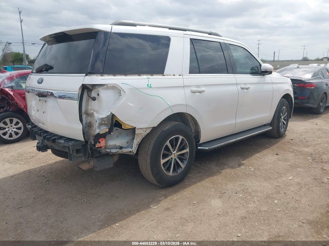 1FMJU1HT1JEA70944 Ford Expedition Xlt