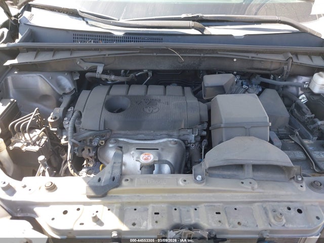 5TDZARFH3KS054821 Toyota Highlander Le