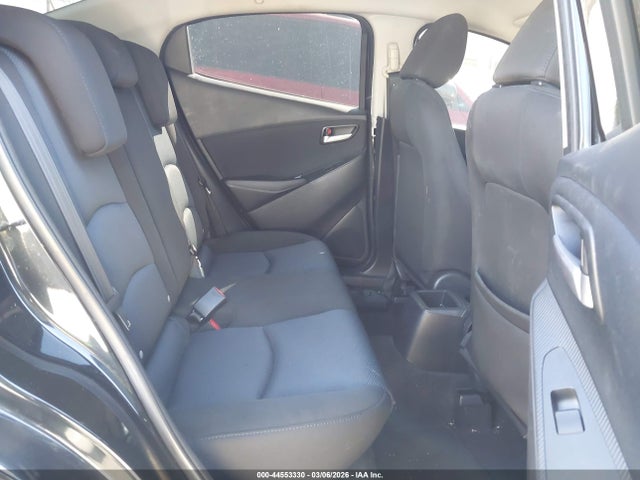 3MYDLBYV2KY501597 Toyota YARIS LE