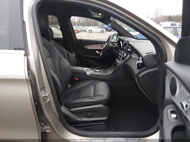 44553337 :رقم المزاد ، WDC0G4KB1KV192613 vin ، 2019 Mercedes-benz Glc 300 4matic مزاد بيع