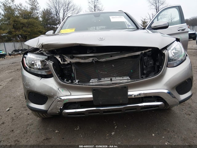 44553337 :رقم المزاد ، WDC0G4KB1KV192613 vin ، 2019 Mercedes-benz Glc 300 4matic مزاد بيع