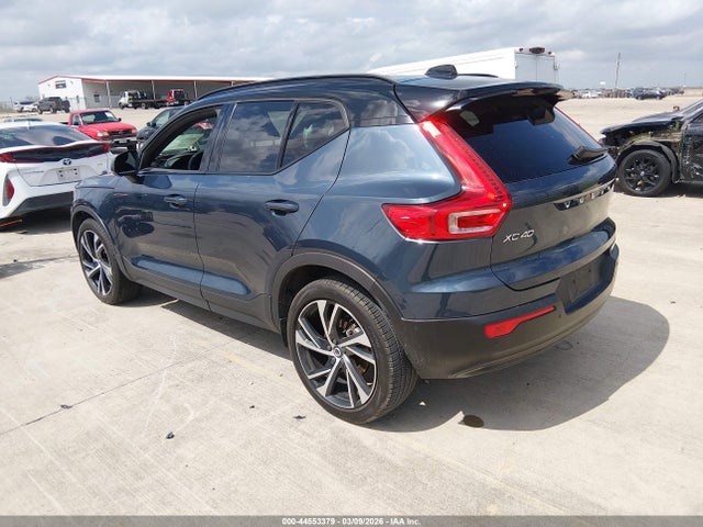 2022 VOLVO XC40 YV4AC2HMXN2646136 Photo 2