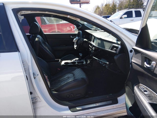 Продажа на аукционе авто 2017 Kia Optima Sxl Turbo, vin: 5XXGV4L27HG124765, номер лота: 44553383