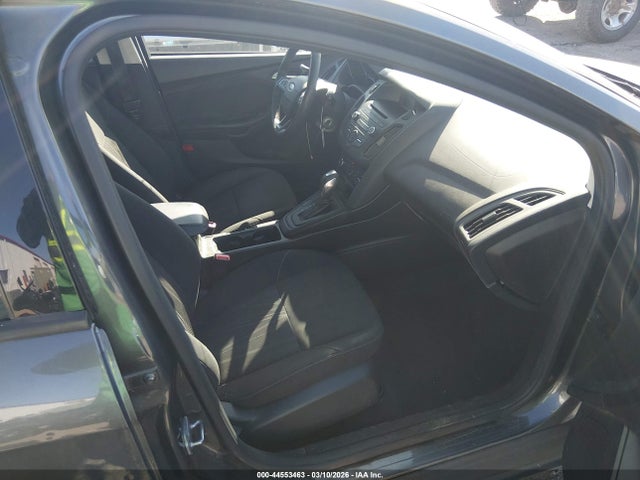 1FADP3K25GL379511 Ford FOCUS SE