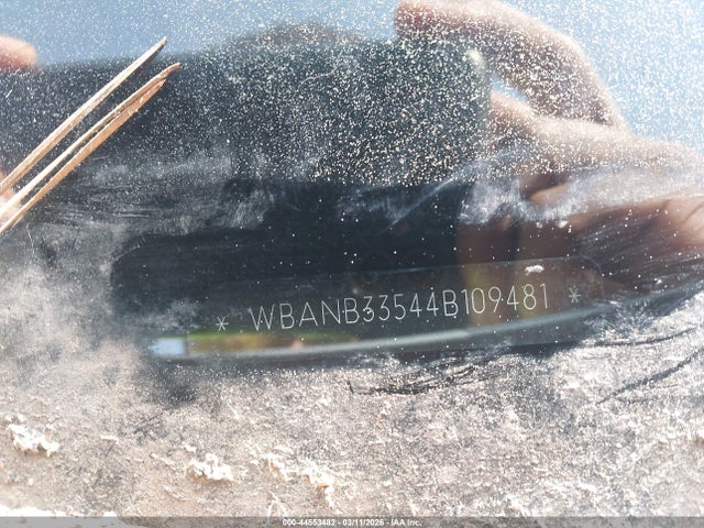 2004 Bmw 545i მანქანა იყიდება აუქციონზე, vin: WBANB33544B109481, აუქციონის ნომერი: 44553482