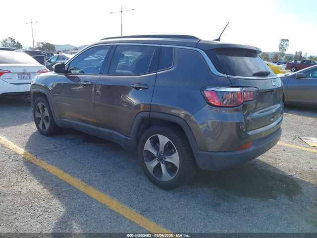 2018 JEEP COMPASS 3C4NJCBB5JT105768 Photo 2