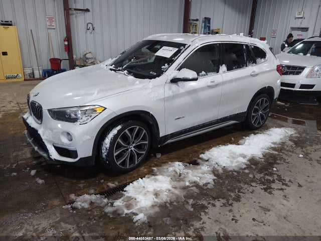 2016 BMW X1 WBXHT3C39GP888074 Photo 1