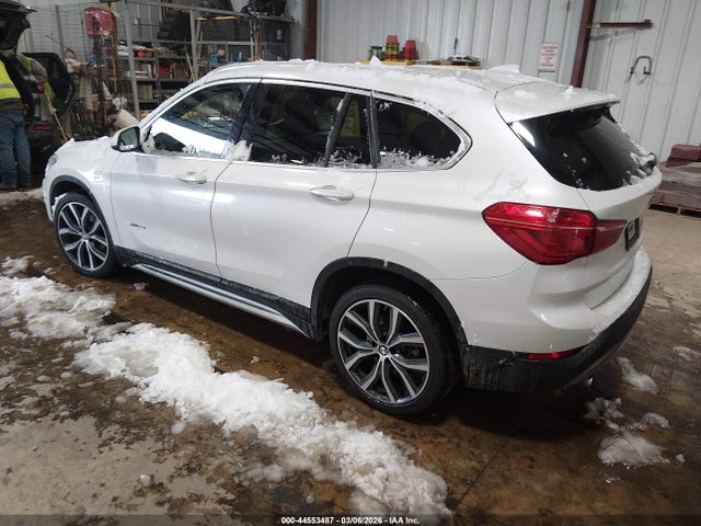 2016 BMW X1 WBXHT3C39GP888074 Photo 2