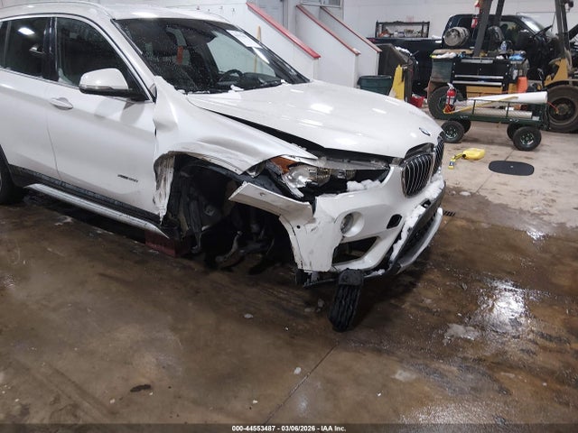 2016 BMW X1 WBXHT3C39GP888074 Photo 5