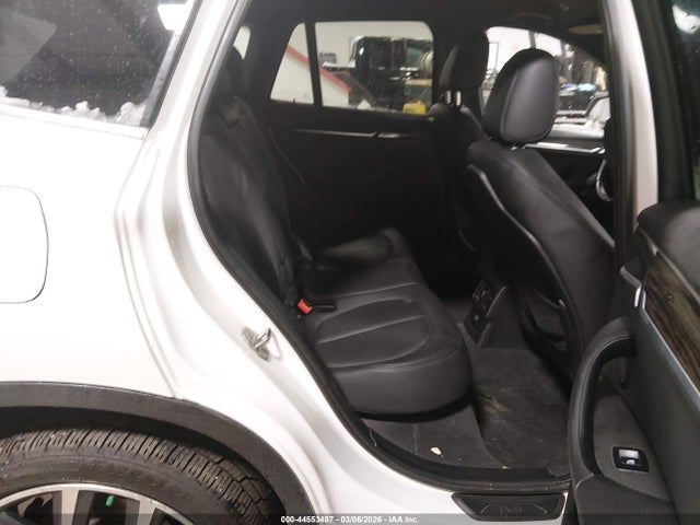 2016 BMW X1 WBXHT3C39GP888074 Photo 7