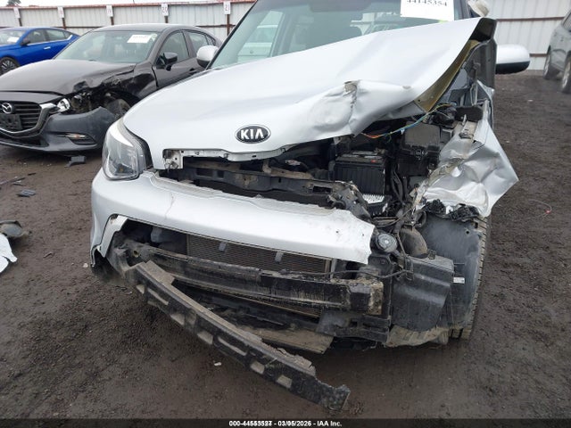 KNDJN2A26G7830081 KIA Soul