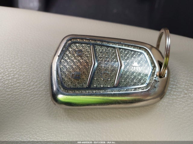 1GYKNARSXJZ205191 Cadillac Xt5 Standard