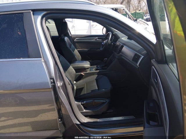 44553563 :رقم المزاد ، 1V2JE2CA4MC205619 vin ، 2021 Volkswagen Atlas Cross Sport 3.6l V6 Se W/technology مزاد بيع