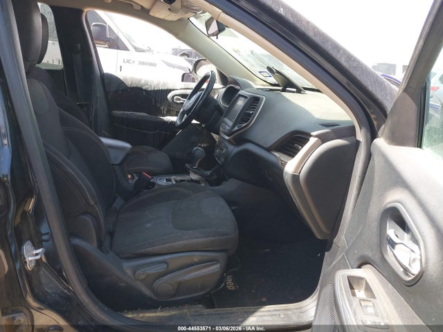 44553571 :رقم المزاد ، 1C4PJMCB9GW117132 vin ، 2016 Jeep Cherokee Latitude مزاد بيع