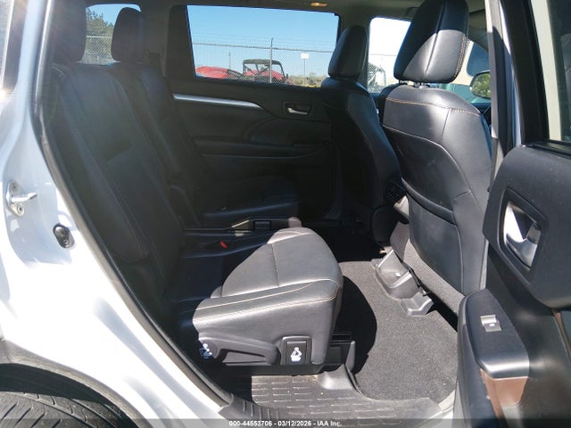 2018 TOYOTA HIGHLANDER 5TDKZRFH0JS540902 Photo 7