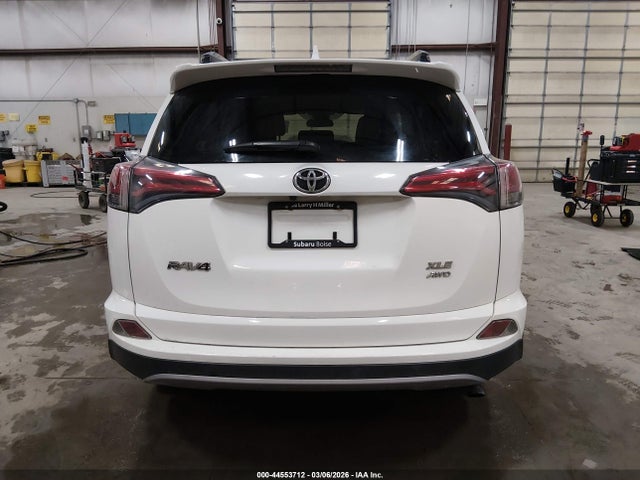 Toyota Rav4 Xle 2017 JTMRFREV8HJ118706 Image 16