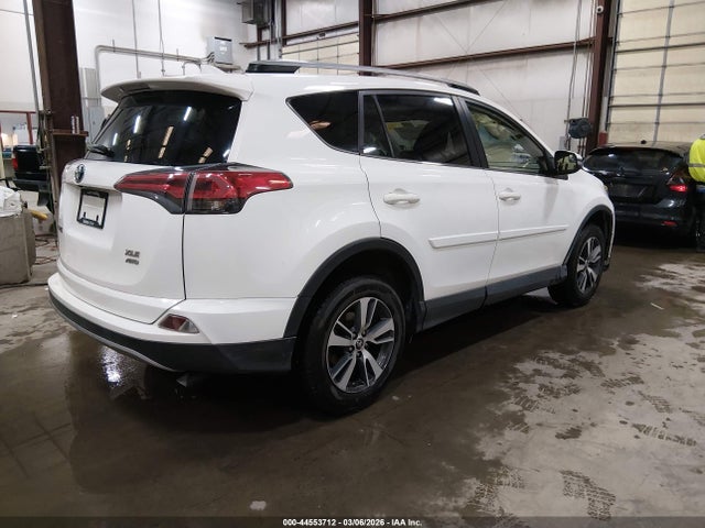Toyota Rav4 Xle 2017 JTMRFREV8HJ118706 Image 4