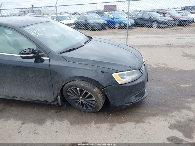 Продажа на аукционе авто 2012 Volkswagen Jetta 2.5l Sel Premium, vin: 3VWLX7AJ7CM411127, номер лота: 44553743