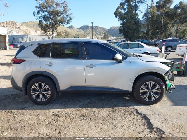 5N1BT3BA0NC699106 Nissan Rogue Sv Fwd