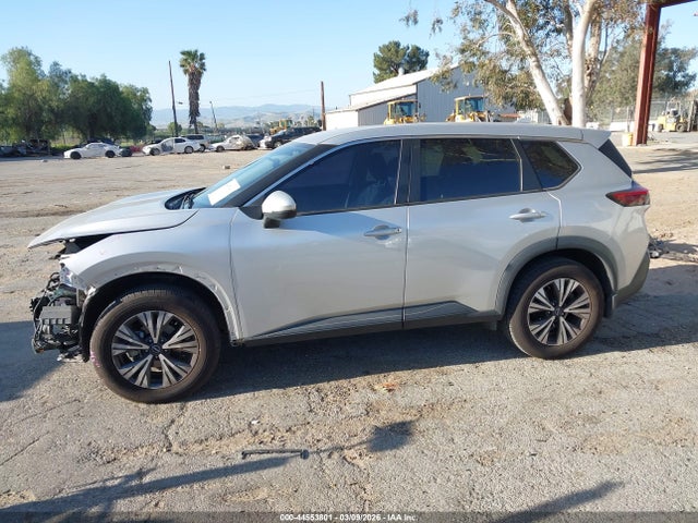 5N1BT3BA0NC699106 Nissan Rogue Sv Fwd