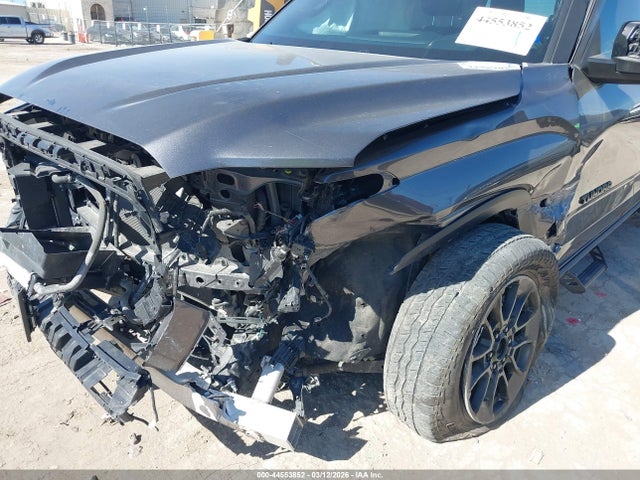 Продажа на аукционе авто 2025 Toyota Tundra Sr5, vin: 5TFLA5DB8SX245139, номер лота: 44553852