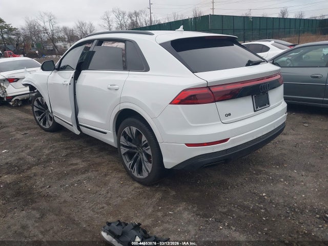2025 AUDI Q8 WA1AVBF18SD006801 Photo 2