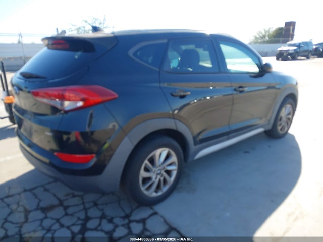 KM8J3CA41JU750043 Hyundai TUCSON SEL