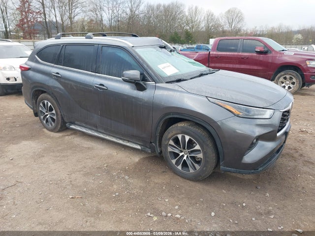 2022 TOYOTA HIGHLANDER 5TDGZRAH3NS136933