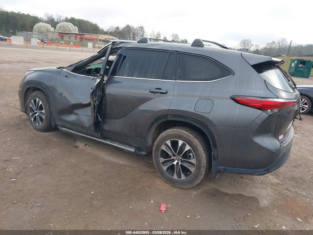 2022 TOYOTA HIGHLANDER 5TDGZRAH3NS136933 Photo 2