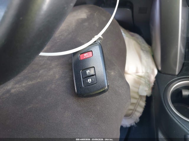 2018 Toyota Rav4 Xle მანქანა იყიდება აუქციონზე, vin: JTMRFREV4JJ261299, აუქციონის ნომერი: 44553936