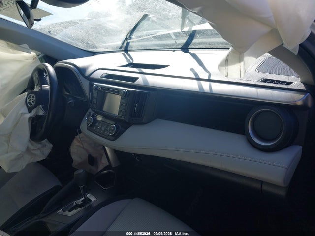 2018 Toyota Rav4 Xle მანქანა იყიდება აუქციონზე, vin: JTMRFREV4JJ261299, აუქციონის ნომერი: 44553936