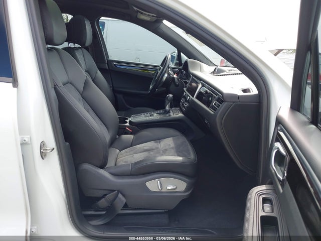 2021 PORSCHE MACAN WP1AA2A55MLB10469 Photo 4