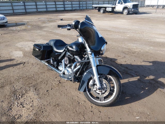 2011 HARLEY-DAVIDSON FLHX 1HD1KBM10BB668089