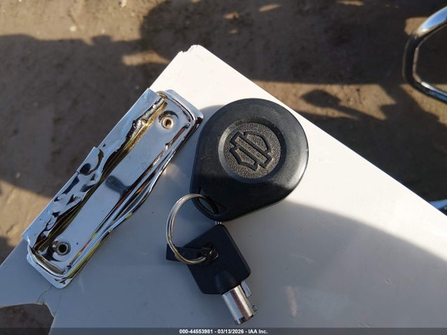 2011 HARLEY-DAVIDSON FLHX 1HD1KBM10BB668089 Photo 10