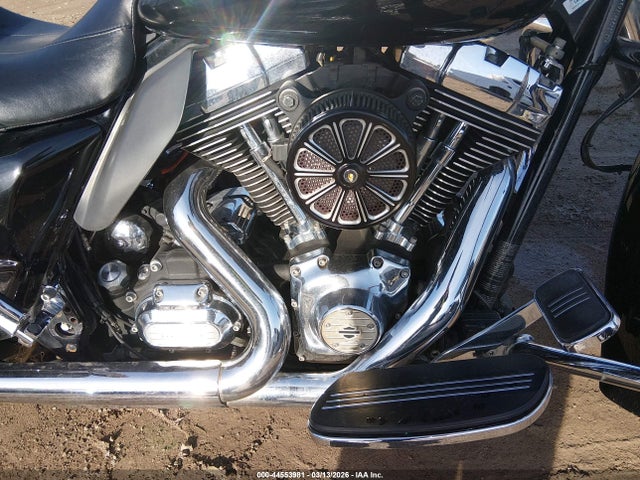 2011 HARLEY-DAVIDSON FLHX 1HD1KBM10BB668089 Photo 7