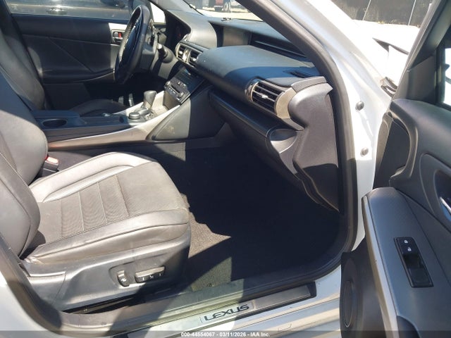 44554067 :رقم المزاد ، JTHBF1D25F5079331 vin ، 2015 Lexus Is 250 Crafted Line مزاد بيع
