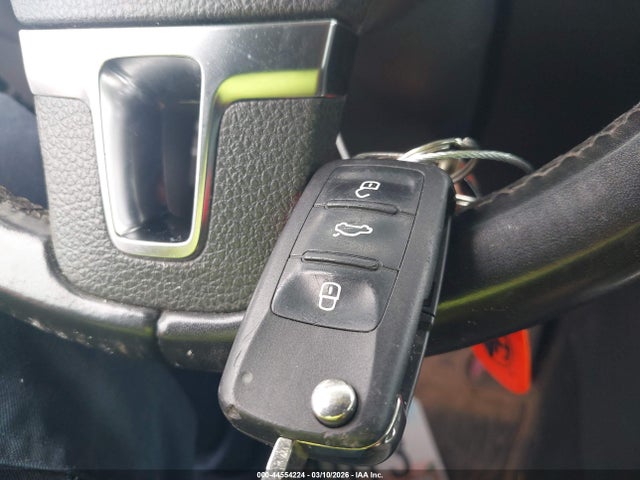 2017 VOLKSWAGEN TIGUAN WVGBV7AX0HK028908 Photo 10