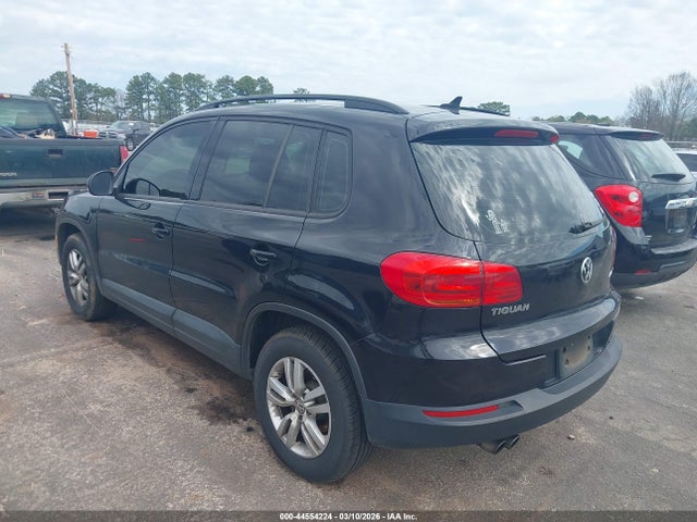 2017 VOLKSWAGEN TIGUAN WVGBV7AX0HK028908 Photo 2