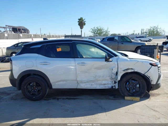 3N8AP6CA2SL415001 Nissan Kicks Sv Fwd