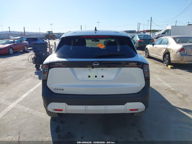 3N8AP6CA2SL415001 Nissan Kicks Sv Fwd