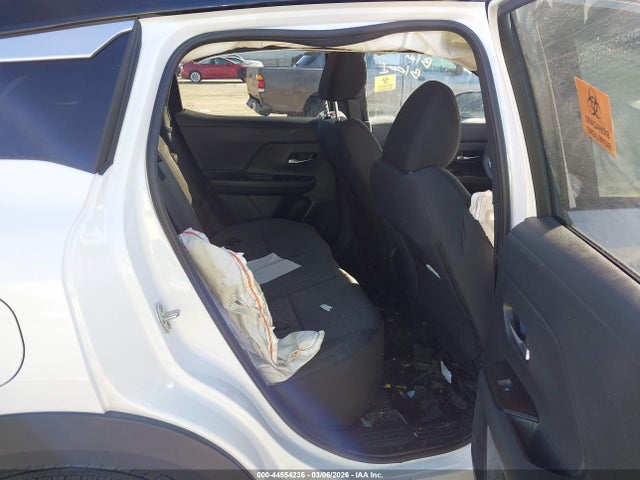 3N8AP6CA2SL415001 Nissan Kicks Sv Fwd