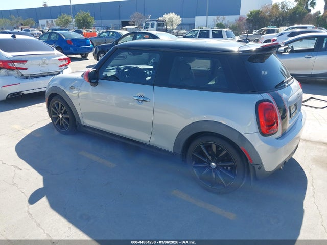 2015 MINI HARDTOP WMWXM5C58F3A96829 Photo 2
