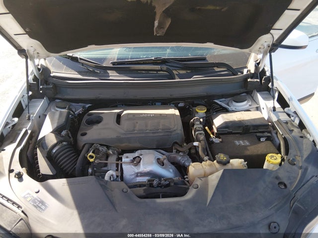 1C4PJMDN9KD180857 Jeep Cherokee Limited 4x4