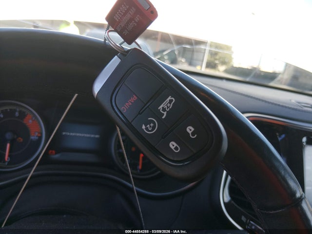 1C4PJMDN9KD180857 Jeep Cherokee Limited 4x4