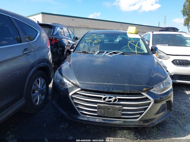 5NPD84LF1JH385784 Hyundai ELANTRA SEL