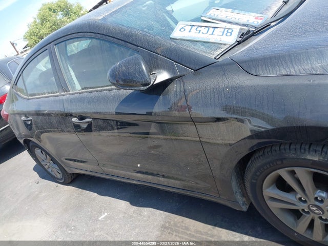 5NPD84LF1JH385784 Hyundai ELANTRA SEL