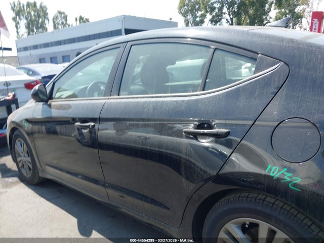 5NPD84LF1JH385784 Hyundai ELANTRA SEL