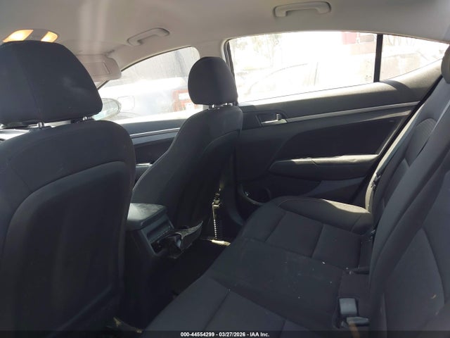 5NPD84LF1JH385784 Hyundai ELANTRA SEL