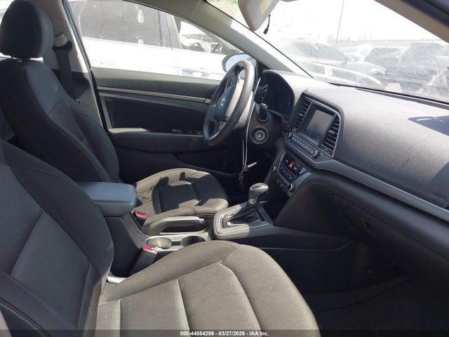 5NPD84LF1JH385784 Hyundai ELANTRA SEL